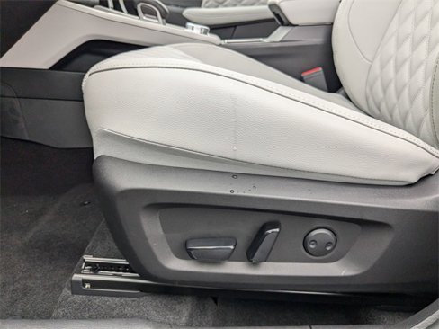 New 2025 Mitsubishi Outlander SEL image 14