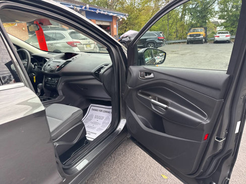Used 2017 Ford Escape SE image 20