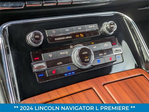 Certified 2024 Lincoln Navigator L 4WD image 23