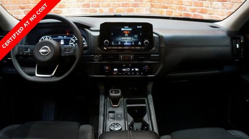 Used 2024 Nissan Pathfinder S image 11