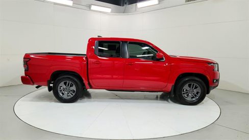 Used 2025 Nissan Frontier SV w/ SV Convenience Package image 9