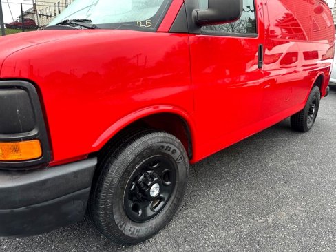 Used 2015 Chevrolet Express 2500 image 10