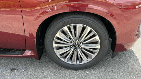 New 2025 INFINITI QX80 Luxe image 6