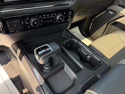 Used 2025 Chevrolet Silverado 1500 ZR2 w/ Technology Package image 28