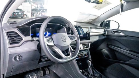 New 2025 Volkswagen Taos SE image 10