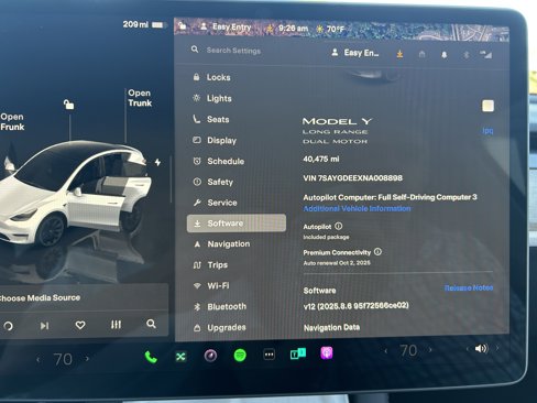 Used 2022 Tesla Model Y Long Range image 9