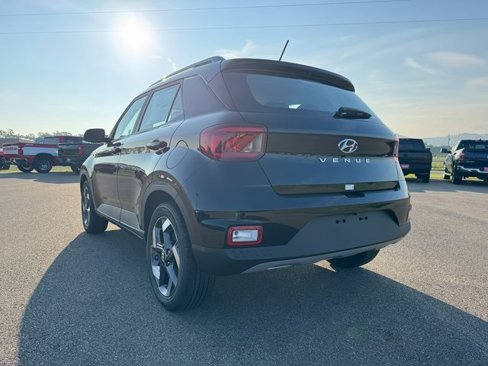 New 2025 Hyundai Venue SEL image 5