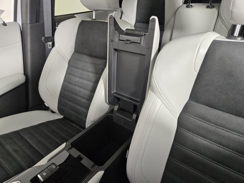 New 2025 Mitsubishi Outlander SE image 29