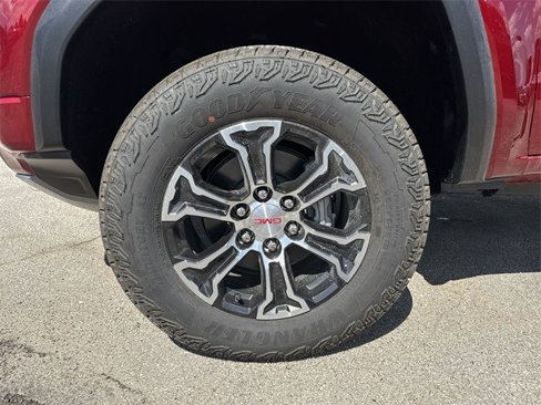 New 2025 GMC Canyon AT4 image 10