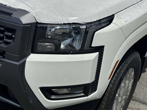Used 2025 Nissan Frontier SV w/ SV Convenience Package image 8