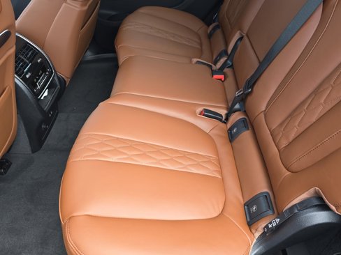 New 2026 BMW X7 M60i w/ Executive Package image 16