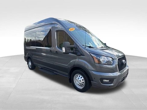 Used 2025 Ford Transit 350 XLT image 3