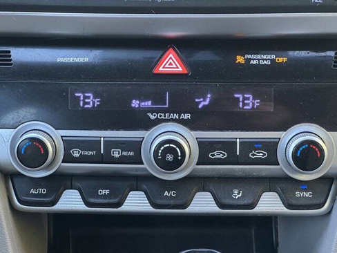 Used 2020 Hyundai Elantra SEL image 12