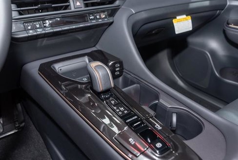New 2026 Toyota Crown Platinum image 12