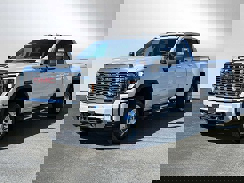 Used 2024 GMC Sierra 3500 Denali w/ Denali Reserve Package image 3