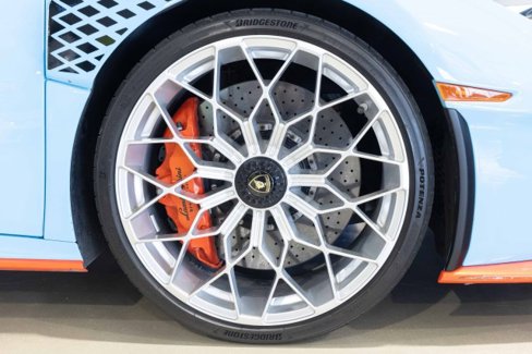 Used 2022 Lamborghini Huracan STO image 24