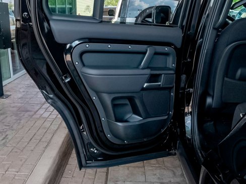 New 2025 Land Rover Defender 110 V8 image 44