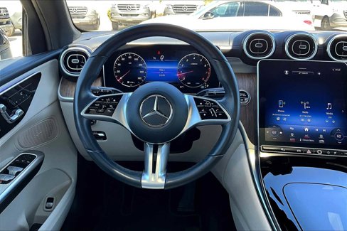 Used 2024 Mercedes-Benz GLC 300 4MATIC image 5