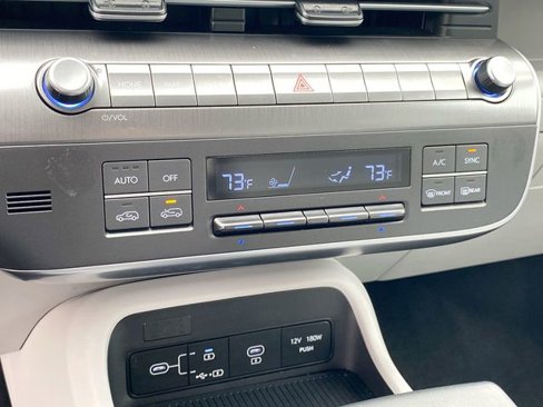 Used 2025 Hyundai Kona SEL image 34
