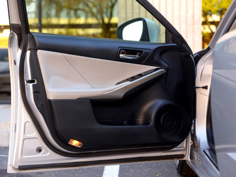 Used 2015 Lexus IS 250 image 31