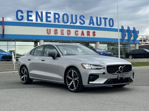 Used 2024 Volvo S60 B5 Plus image 1
