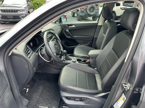 Used 2021 Volkswagen Tiguan SEL w/ 3rd Row Seat Package image 11