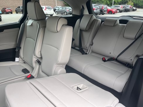 Used 2026 Honda Odyssey Touring image 11