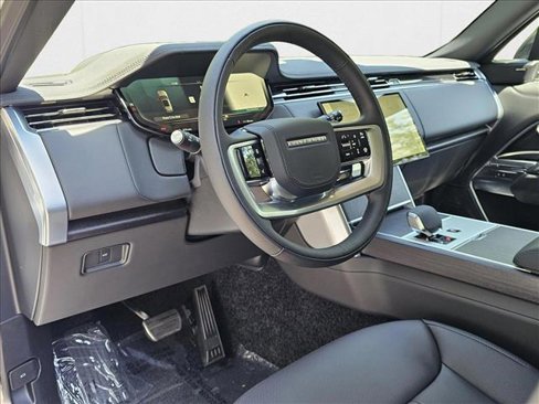 New 2025 Land Rover Range Rover Long Wheelbase SE image 3