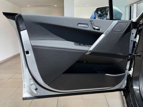 New 2026 BMW iX xDrive60 w/ M Sport Package image 18