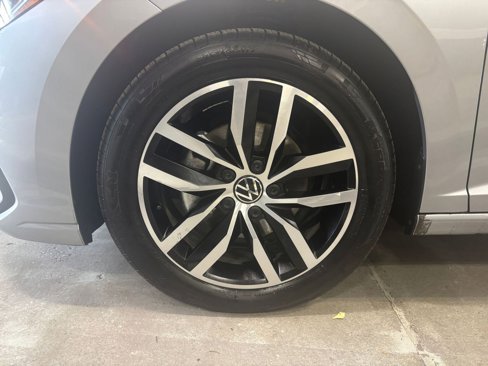 Used 2025 Volkswagen Jetta SE image 29