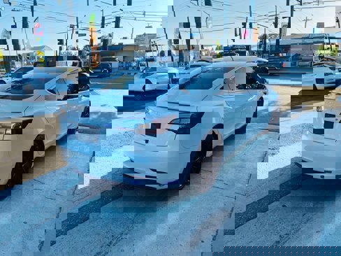 Used 2019 Tesla Model 3 Performance image 15