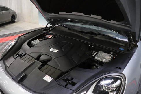Used 2021 Porsche Cayenne image 80