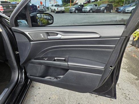 Used 2020 Ford Fusion Titanium image 14