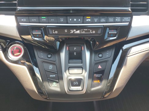 New 2026 Honda Odyssey Touring image 4