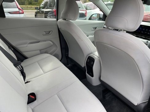 Used 2025 Hyundai Kona SEL image 12