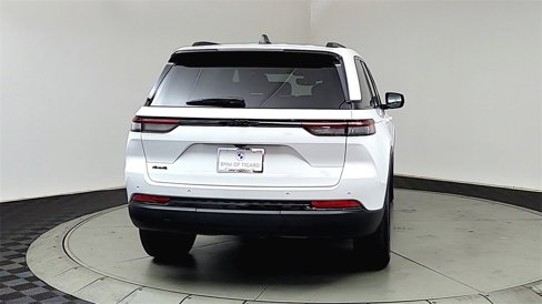 Used 2022 Jeep Grand Cherokee Altitude image 6
