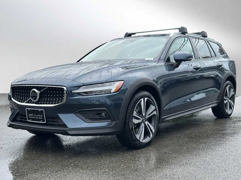 New 2026 Volvo V60 B5 Cross Country Plus w/ Climate Package image 7