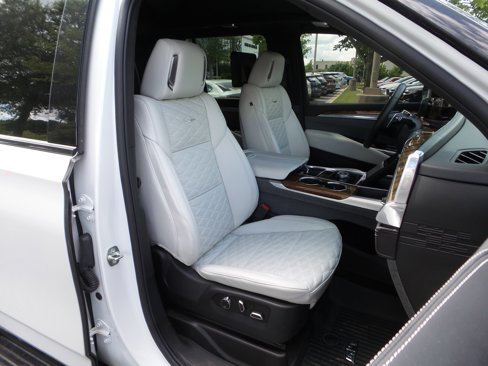 Used 2025 Cadillac Escalade Sport Platinum image 21