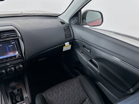 New 2024 Mitsubishi Outlander Sport LE image 27