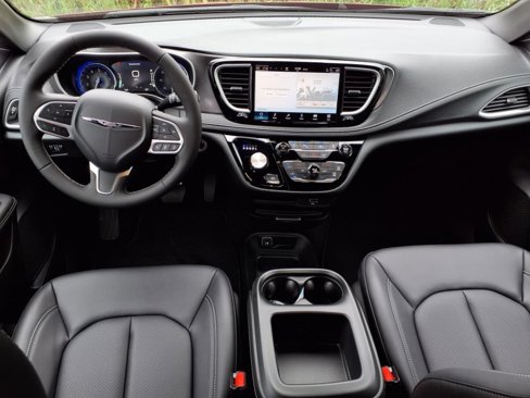 New 2026 Chrysler Pacifica Select image 4