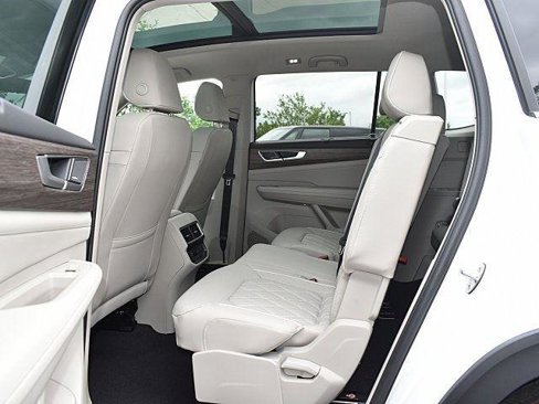 New 2025 Volkswagen Atlas SEL Premium R-Line image 8