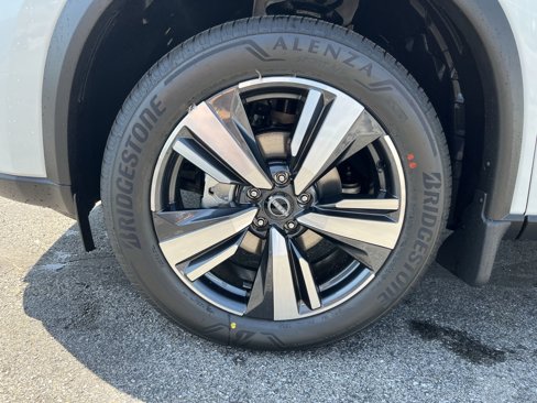 New 2025 Nissan Rogue SL w/ SL Premium Package image 11