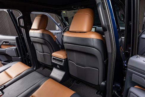 Used 2025 Lexus GX 550 w/ Cold Area Package image 32