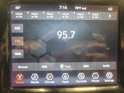 Used 2020 Jeep Cherokee Limited image 25