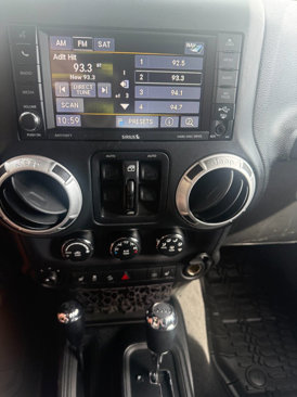 Used 2017 Jeep Wrangler Unlimited Rubicon image 11