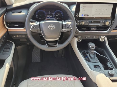 New 2025 Toyota Grand Highlander AWD image 6