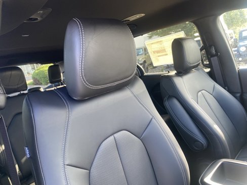 New 2026 Chrysler Voyager LX image 29