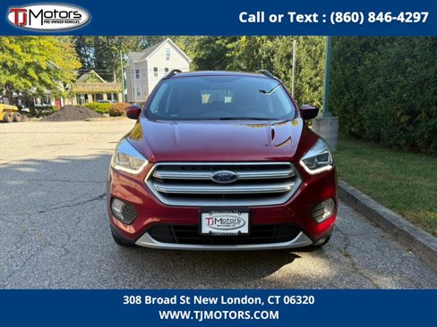 Used 2017 Ford Escape SE w/ Equipment Group 201A image 3