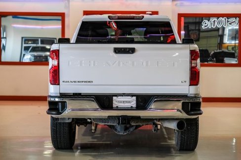 Used 2024 Chevrolet Silverado 2500 LT image 11