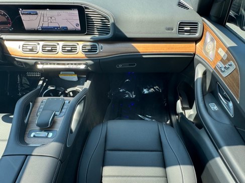 New 2026 Mercedes-Benz GLS 450 4MATIC image 17